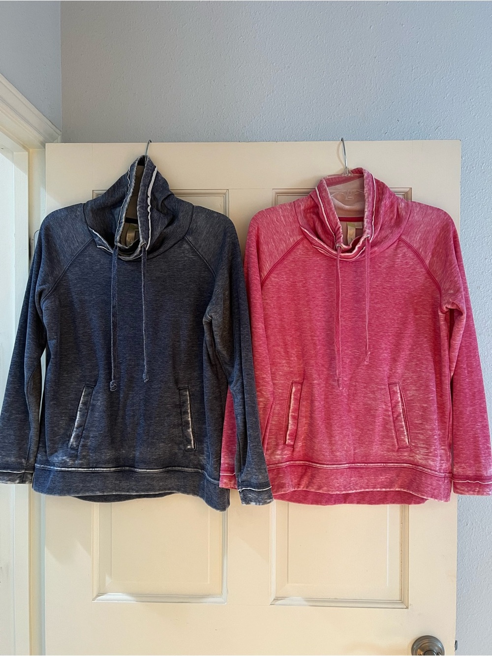 Green Tea Women's Washed Cowl Neck Pullover’s Soft Size Small - Pink and Blue